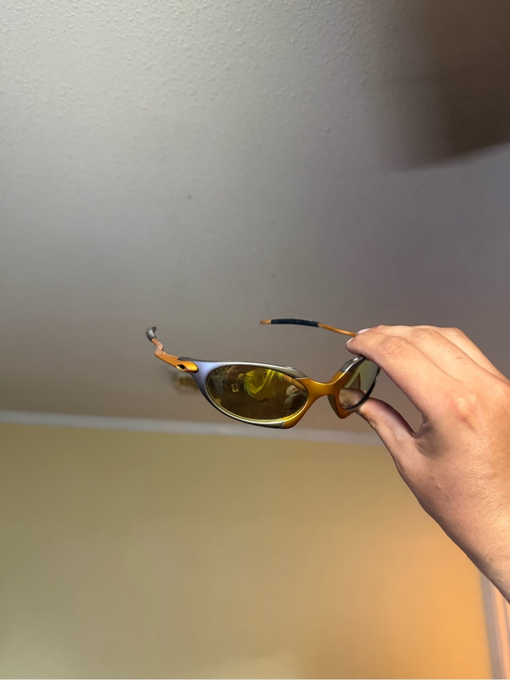 Women's Retro Cat-Eye Sunglasses in Amber Yellow - oaks
